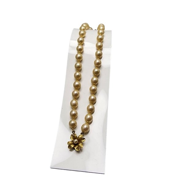 Vintage Signed Vendome Glass Pearl Bracelet [A761]. For Sale  Vintage Signed Vendome Glass Pearl Bracelet (A761)
